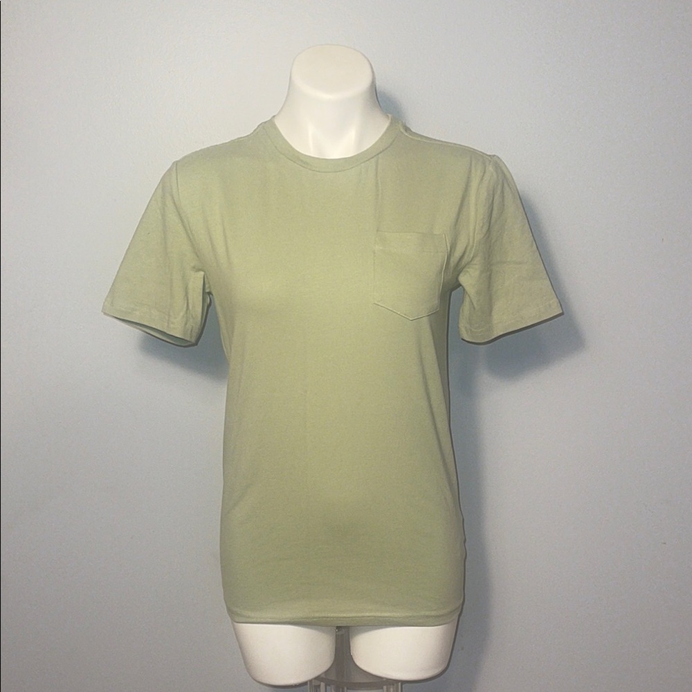 Tommy Bahama ladies NWOT crew neck short sleeve pocket t-shirt. Size XL (14)